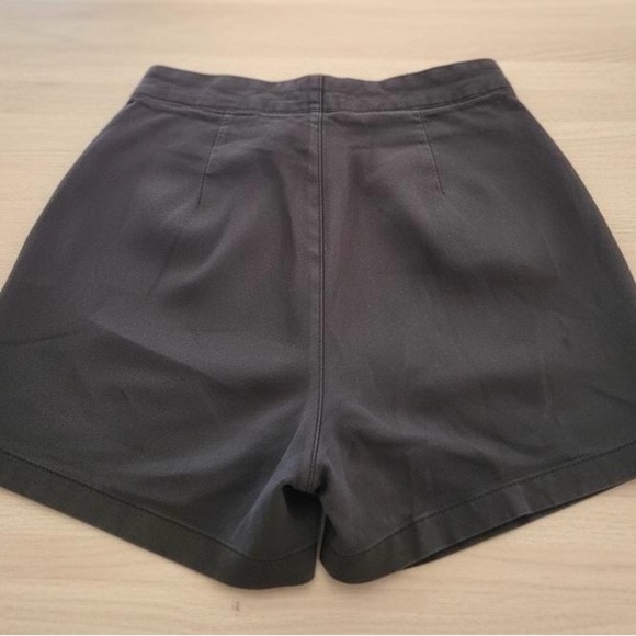 Vero Moda Black Shorts - Picture 3 of 3